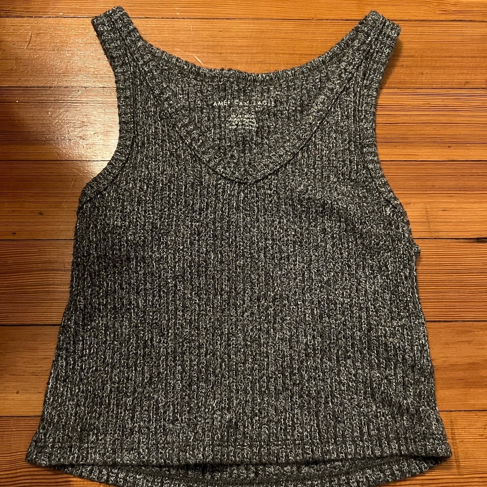Two Crop Tanks - Picture 3 of 3